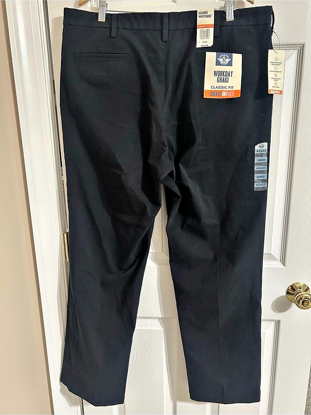 Dockers Workday Khaki Classic Fit Smart 360 Flex Pants in Black Size 42x32 NWT